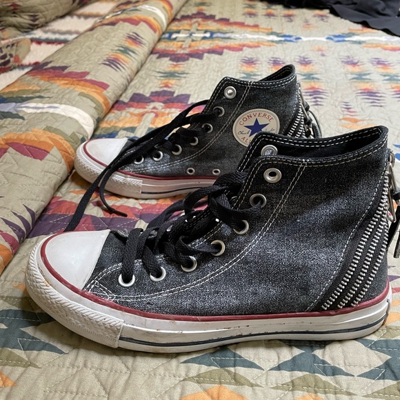 Converse - Picture 4 of 4